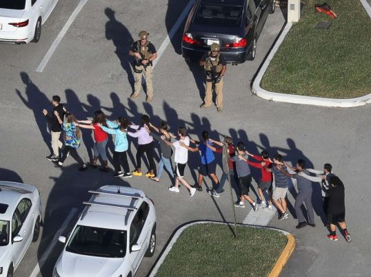 parkland-florida-school-shooting-07-gty-jc-180214_4x3_992