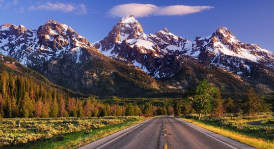 Rocky-Mountains-Street
